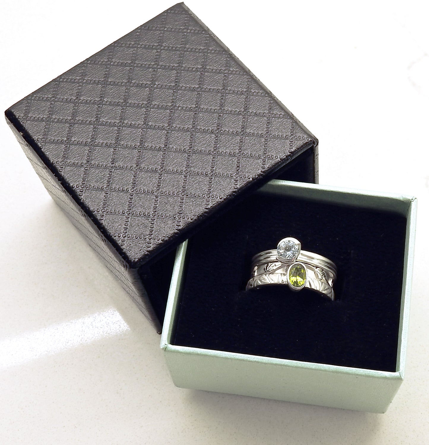 Wave bezel