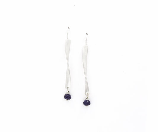 Long twist with sapphires