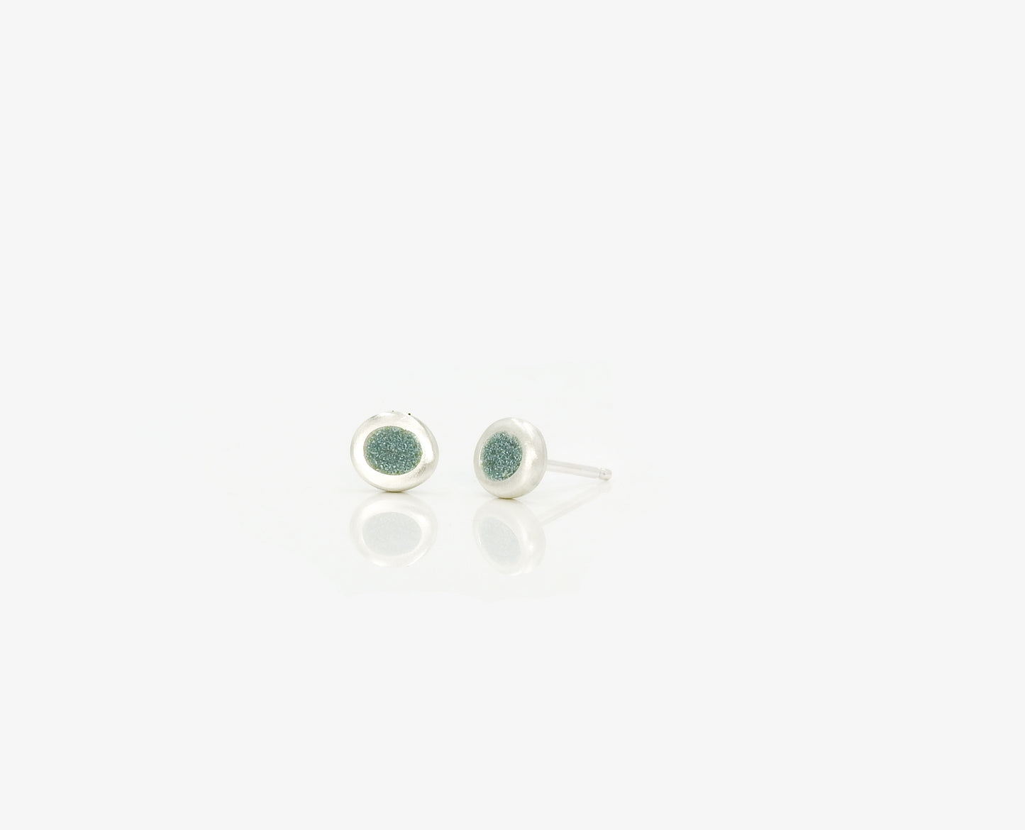 Pebble studs with robins eggshell inlay