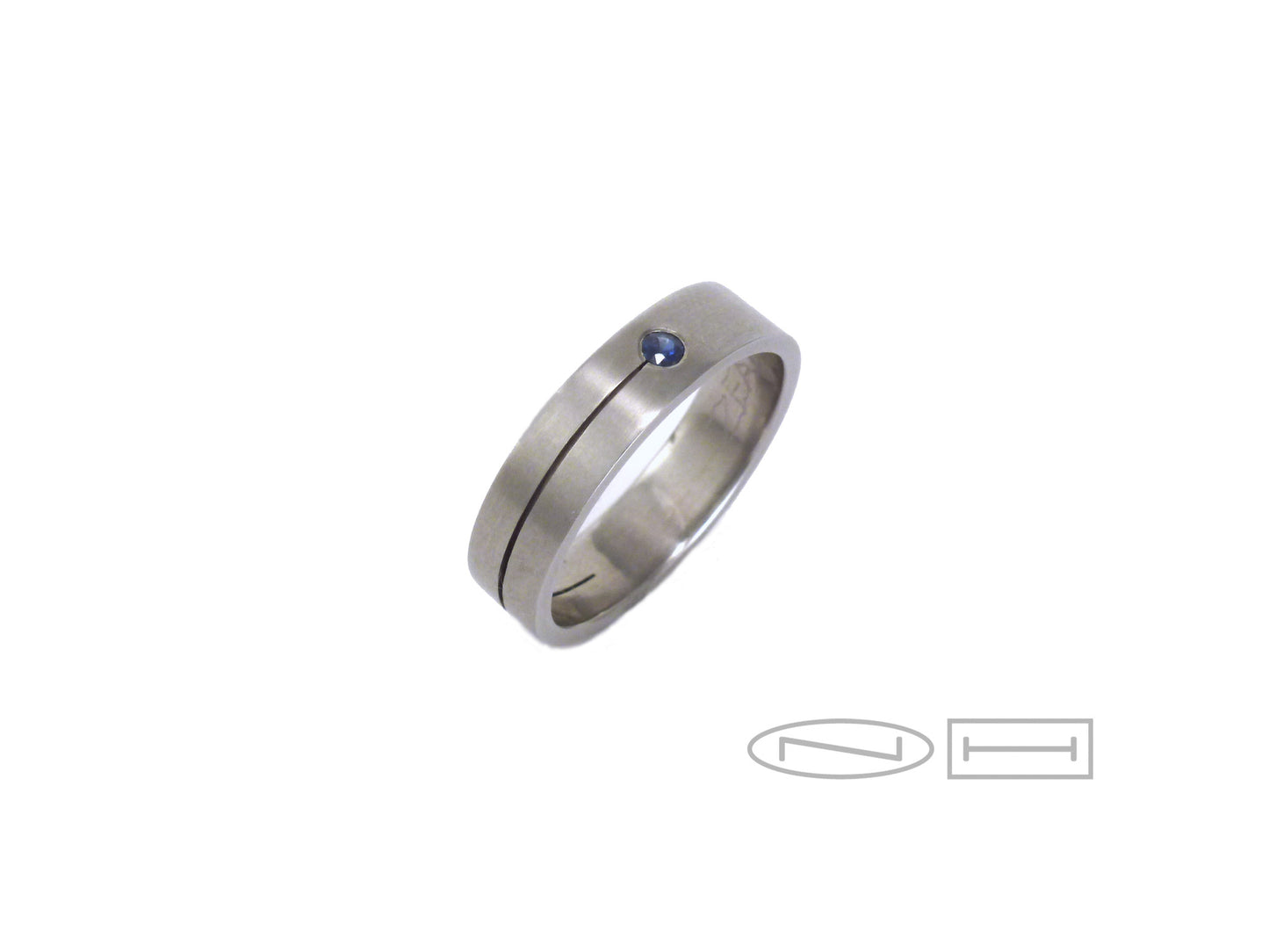 Slit with Blue sapphire