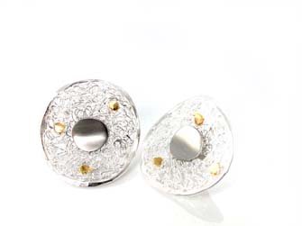Lace disc stud