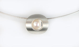 Pearl curve