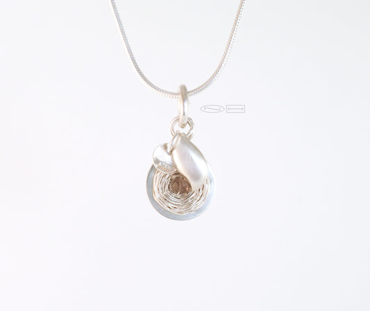 Canadian Handmade Custom, One of kind jewellery in gold, platinum, diamond, pearl, sapphire, Canadian diamonds, rubies, precious stone, semi-precious stone in Kingston, Ottawa, Toronto, Ontario, British Columbia, US, New York, California, L.A.