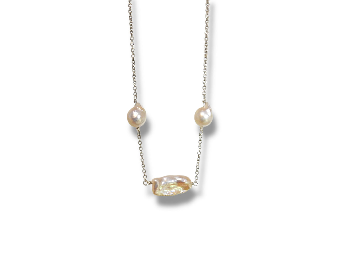Baroque pearl necklace