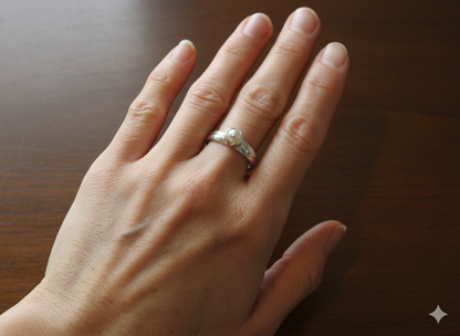 Flared bezel carved with pearl