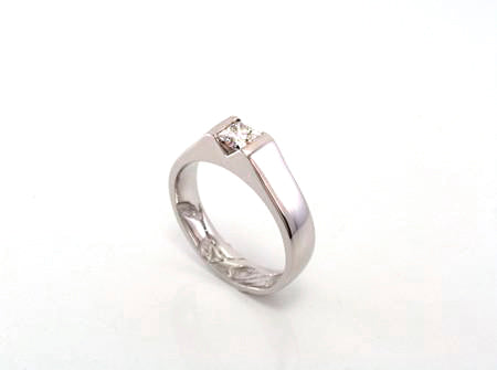 Custom Platinum princess cut diamond engagement ring made by ZEALmetal, Nicole Horlor, Kingston, ON Canada