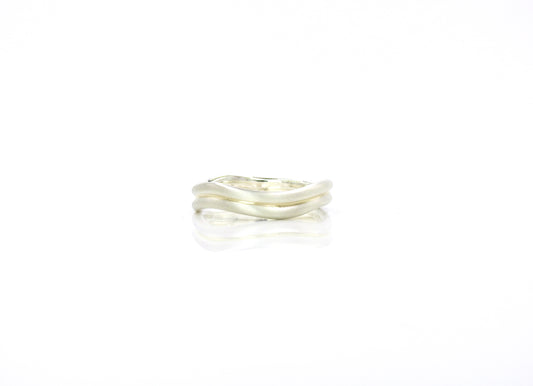 R i p p l e ring with gold shimmer