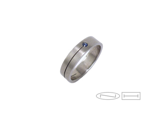 Slit with Blue sapphire
