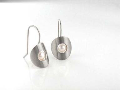 Horlor 18kt pearl curve white