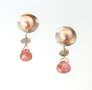 Pearl stud with sparkle