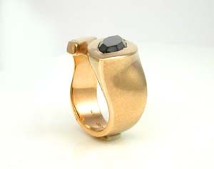 Canadian Handmade Custom, One of kind jewellery in gold, platinum, diamond, pearl, sapphire, Canadian diamonds, rubies, precious stone, semi-precious stone in Kingston, Ottawa, Toronto, Ontario, British Columbia, US, New York, California, L.A.